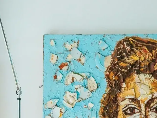 Mur d'art sur mesure dans un salon aménagé par RK Interiors